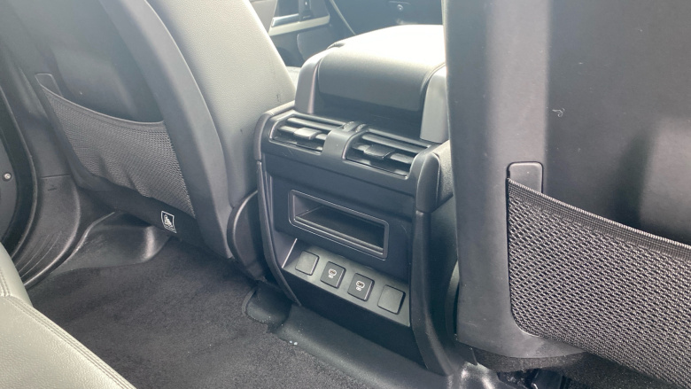 Land Rover Defender 3.0 D250 SE 110 5dr Auto Diesel Estate